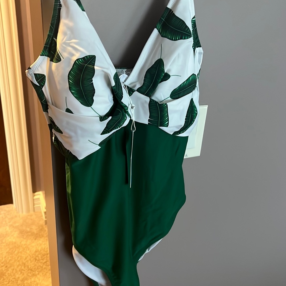 Cupshe NWT green banana leaf one piece bathing suit